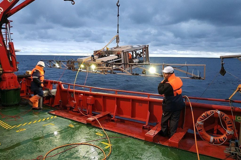 Свежие вакансии в моря. Морской инженер. Морская геодезия. Морская инженерия. Морской геодезист.